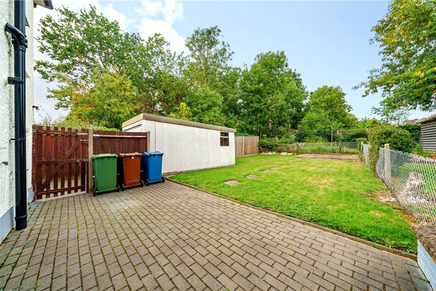 sold du cros drive london 33375 - Gibbs Gillespie