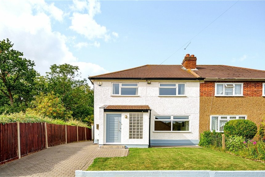 sold du cros drive london 33375 - Gibbs Gillespie