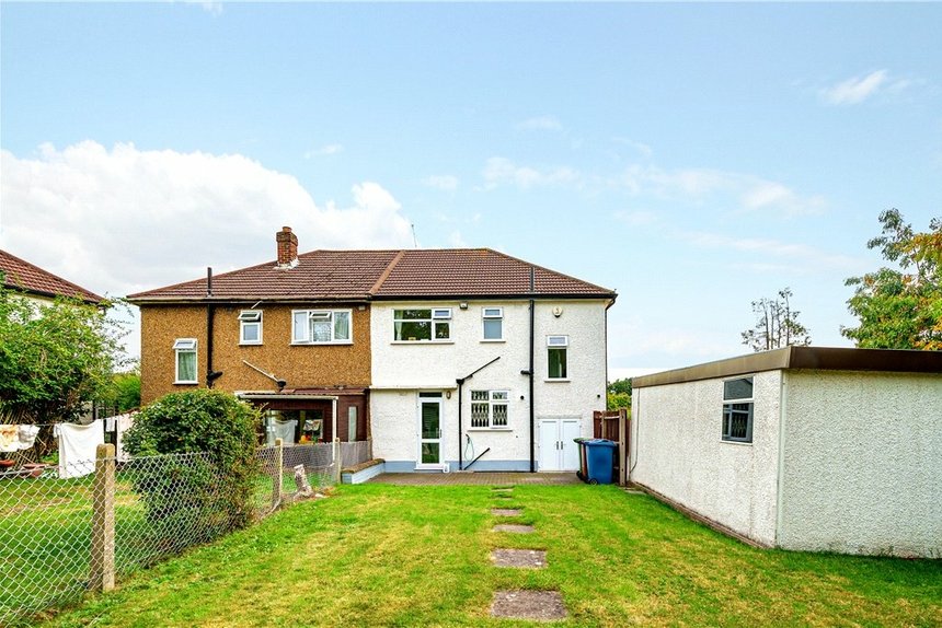 sold du cros drive london 33375 - Gibbs Gillespie