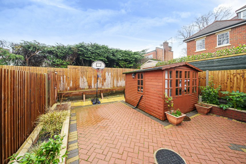 sold mezen close london 33461 - Gibbs Gillespie