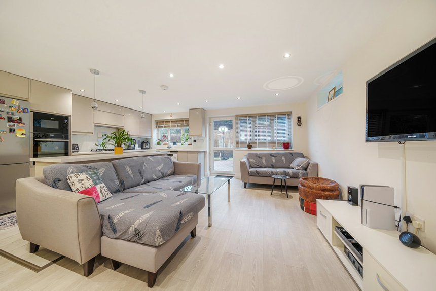 sold mezen close london 33461 - Gibbs Gillespie