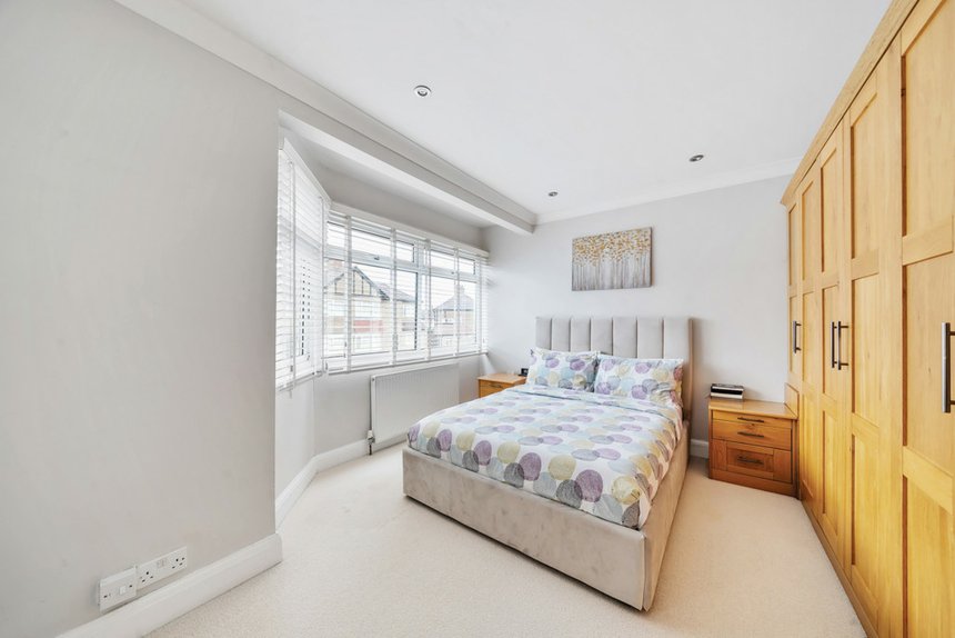 sold chudleigh way london 33491 - Gibbs Gillespie