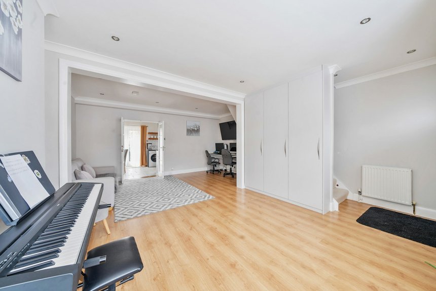 sold chudleigh way london 33491 - Gibbs Gillespie