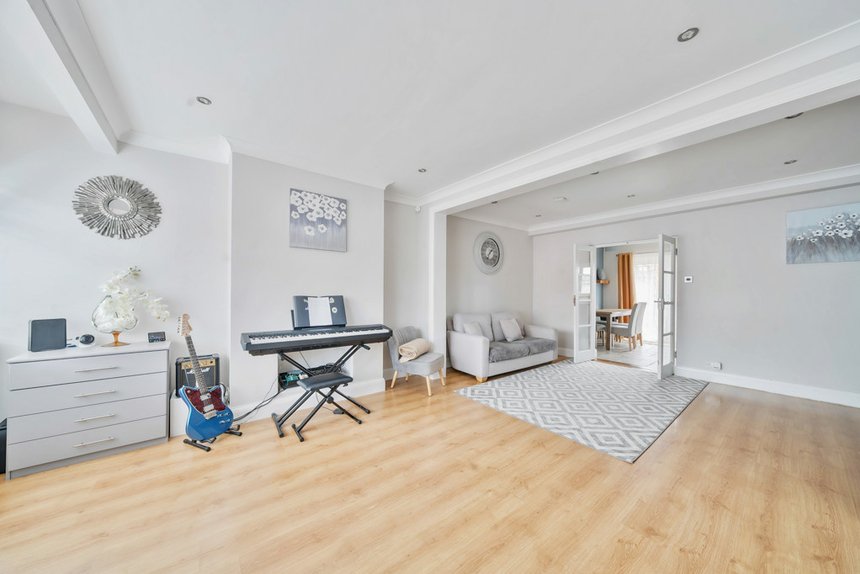 sold chudleigh way london 33491 - Gibbs Gillespie