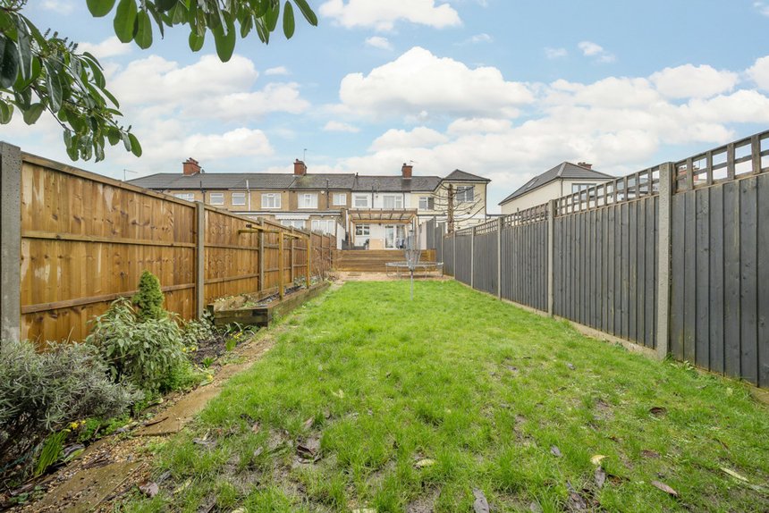 sold chudleigh way london 33491 - Gibbs Gillespie