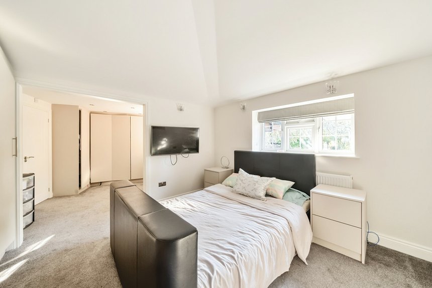 for sale parkfield london 33494 - Gibbs Gillespie