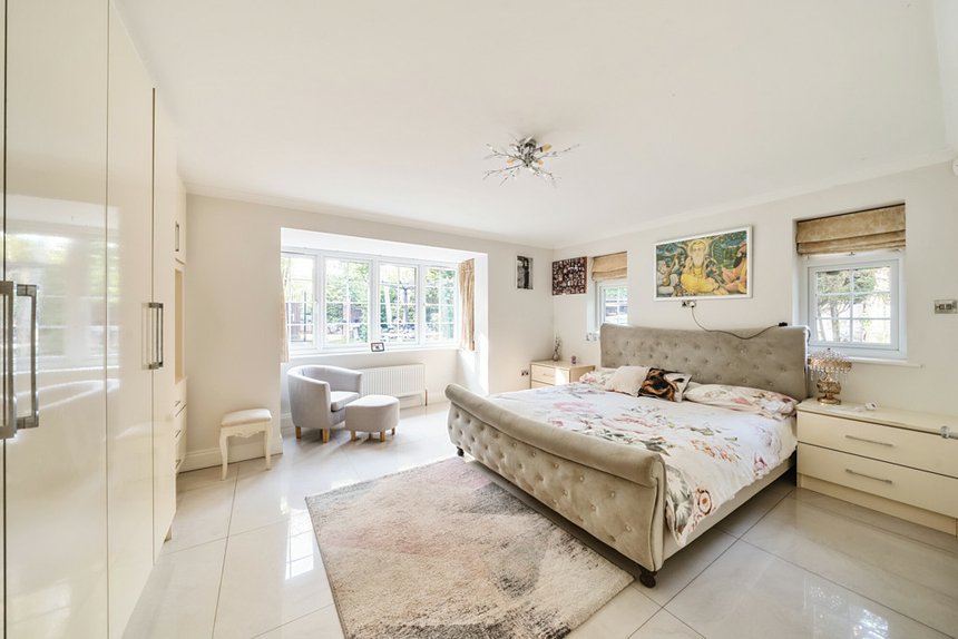 for sale parkfield london 33494 - Gibbs Gillespie