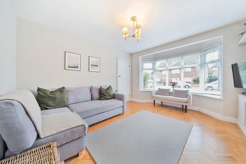 for sale acacia avenue london 33497 - Gibbs Gillespie