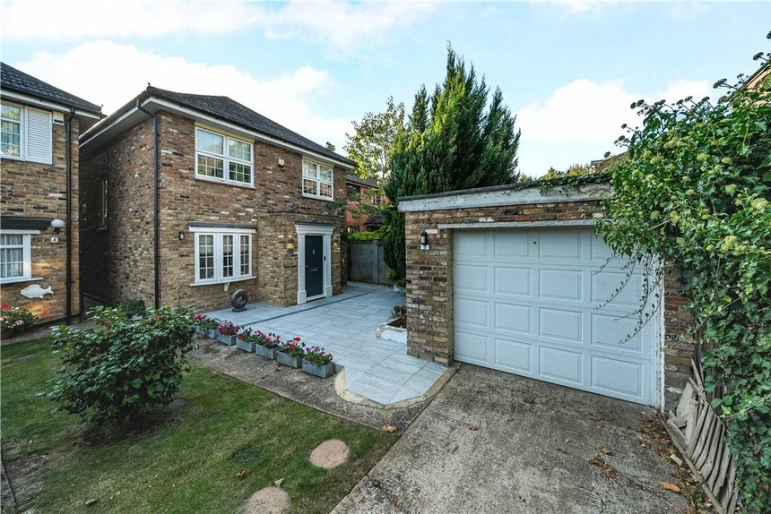 under offer braeside close london 33515 - Gibbs Gillespie