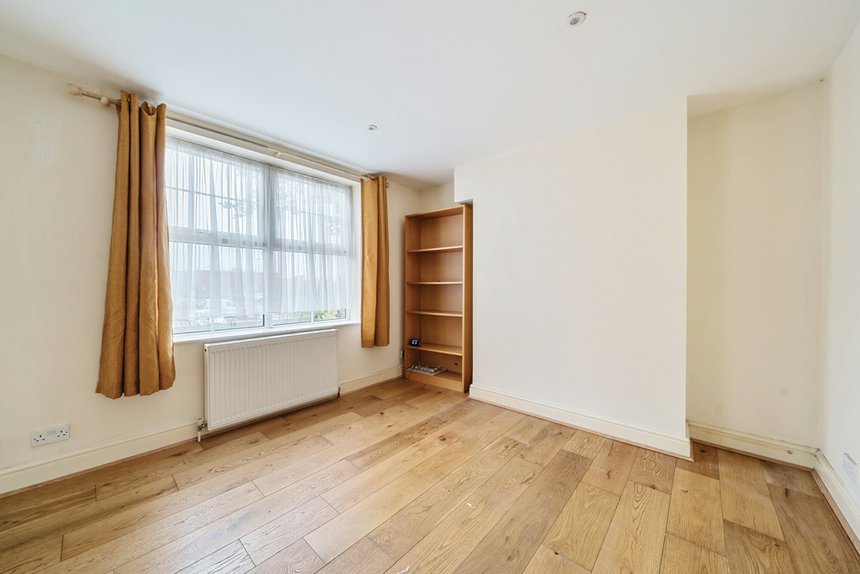 for sale elm park london 33519 - Gibbs Gillespie