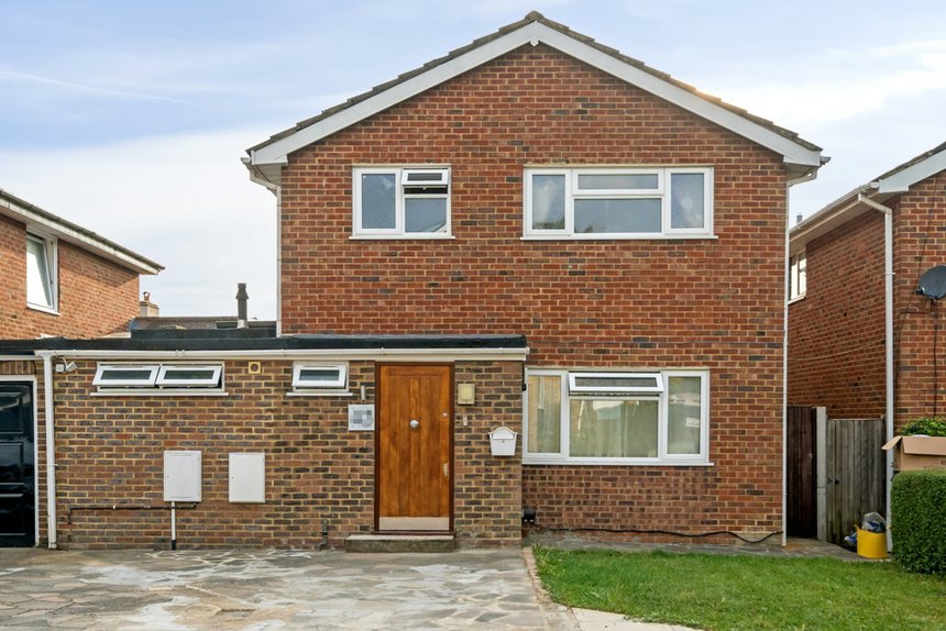 under offer seaford close london 33523 - Gibbs Gillespie