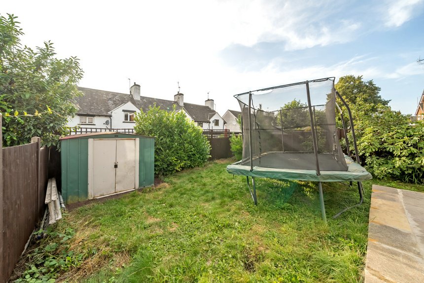 under offer seaford close london 33523 - Gibbs Gillespie