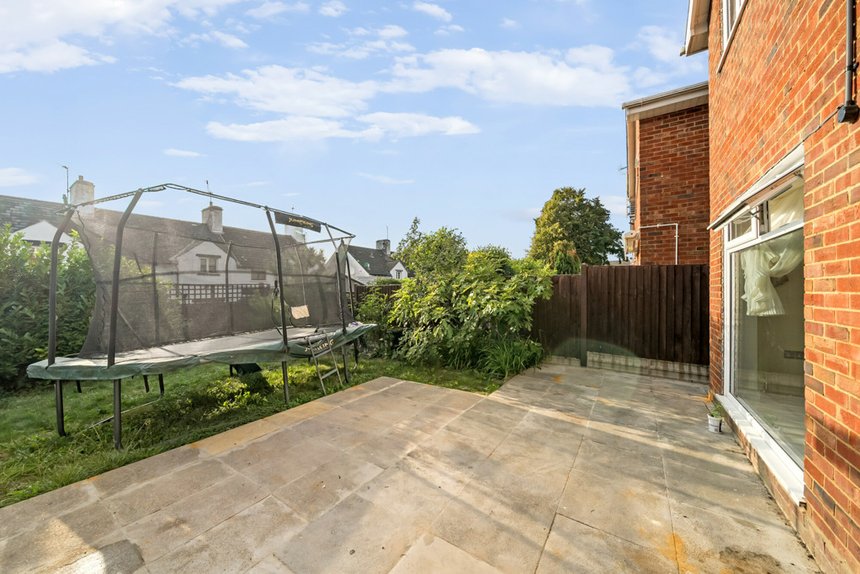 under offer seaford close london 33523 - Gibbs Gillespie