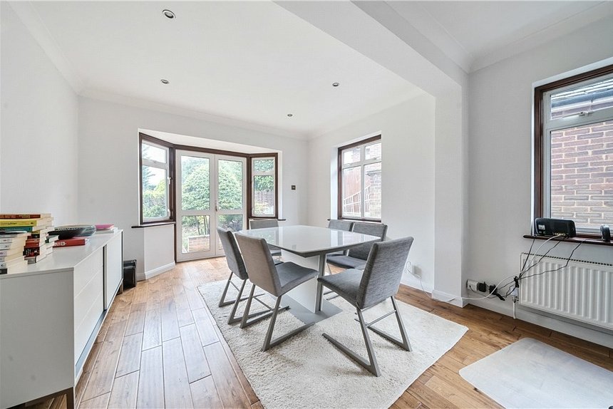 for sale wakehams hill london 33525 - Gibbs Gillespie