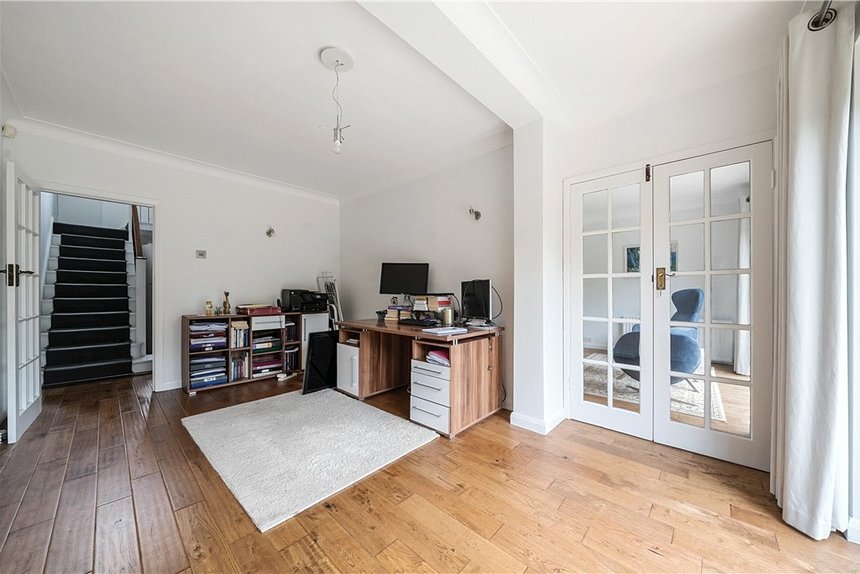 for sale wakehams hill london 33525 - Gibbs Gillespie