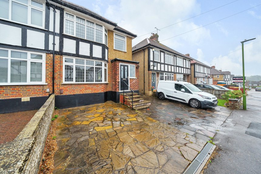 under offer valley walk london 33549 - Gibbs Gillespie