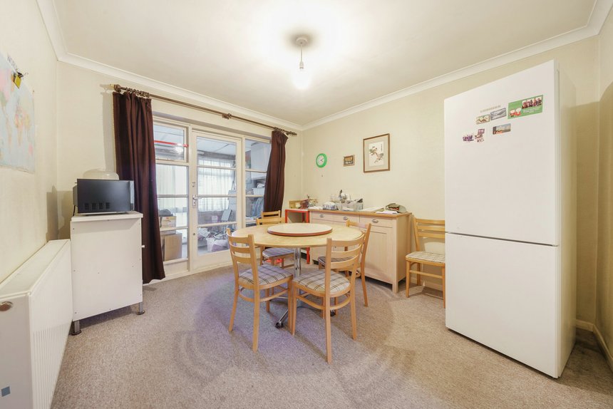 under offer canford avenue london 33552 - Gibbs Gillespie