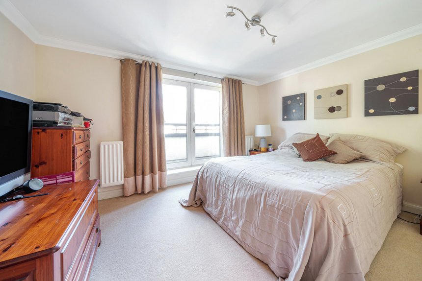 for sale carew road london 33553 - Gibbs Gillespie