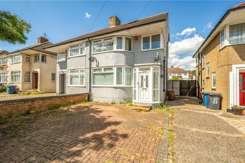 under offer hermitage way london 33555 - Gibbs Gillespie