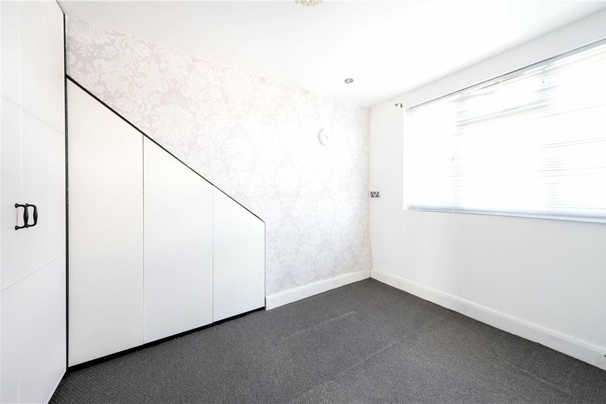 under offer hermitage way london 33555 - Gibbs Gillespie