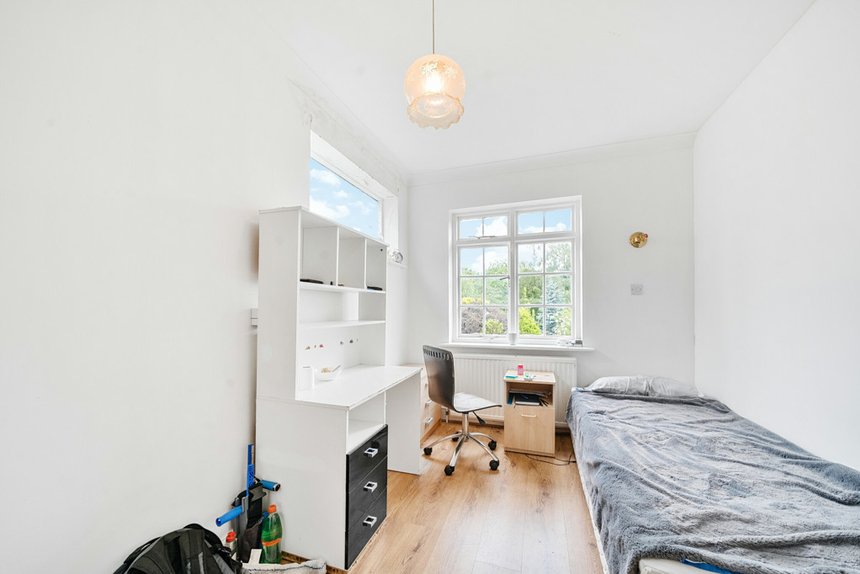 for sale oaklands avenue london 33572 - Gibbs Gillespie