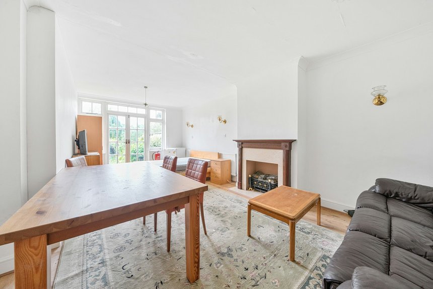 for sale oaklands avenue london 33572 - Gibbs Gillespie