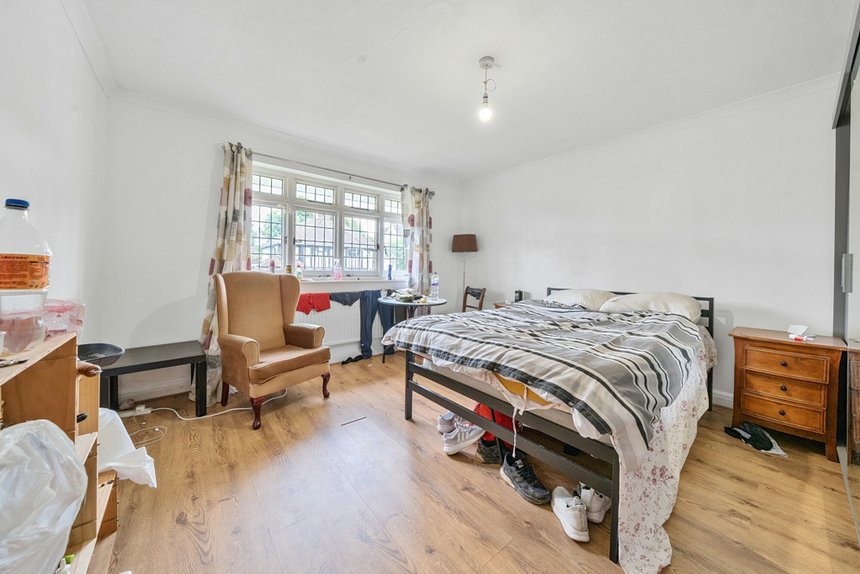 for sale oaklands avenue london 33572 - Gibbs Gillespie