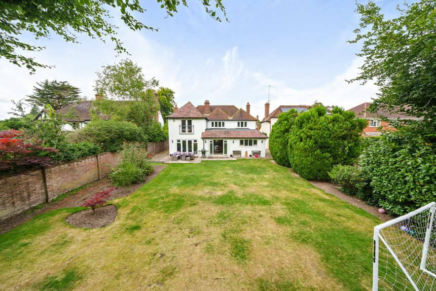 under offer dukes wood avenue london 33577 - Gibbs Gillespie