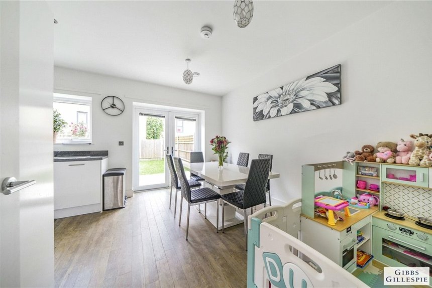 under offer austen road london 33579 - Gibbs Gillespie