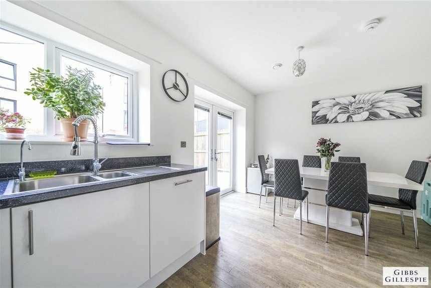 under offer austen road london 33579 - Gibbs Gillespie