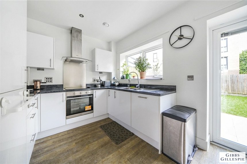 under offer austen road london 33579 - Gibbs Gillespie