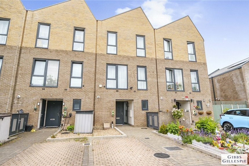 under offer austen road london 33579 - Gibbs Gillespie