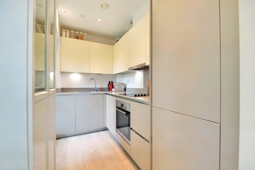 for sale longfield avenue london 33580 - Gibbs Gillespie