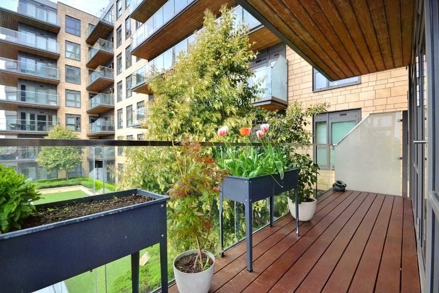 for sale longfield avenue london 33580 - Gibbs Gillespie