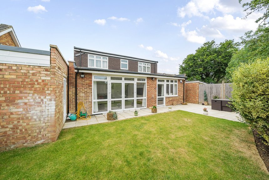 for sale lowson grove london 33585 - Gibbs Gillespie