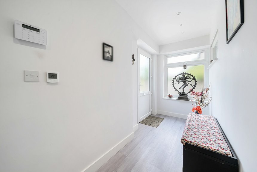 for sale lowson grove london 33585 - Gibbs Gillespie