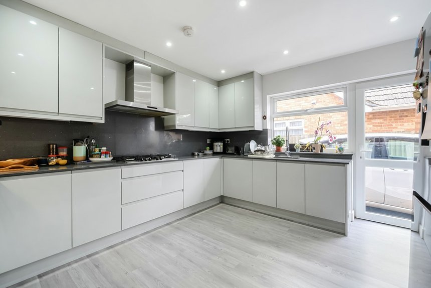 for sale lowson grove london 33585 - Gibbs Gillespie