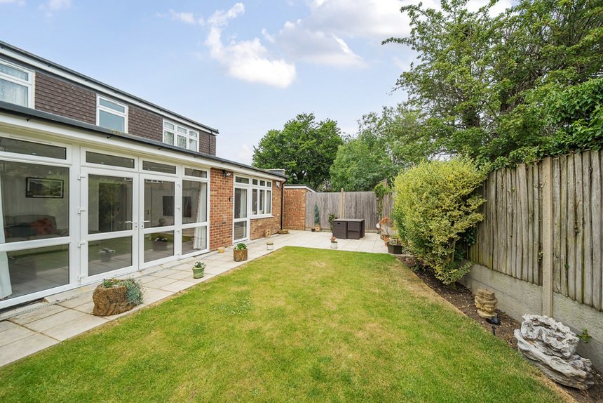 for sale lowson grove london 33585 - Gibbs Gillespie