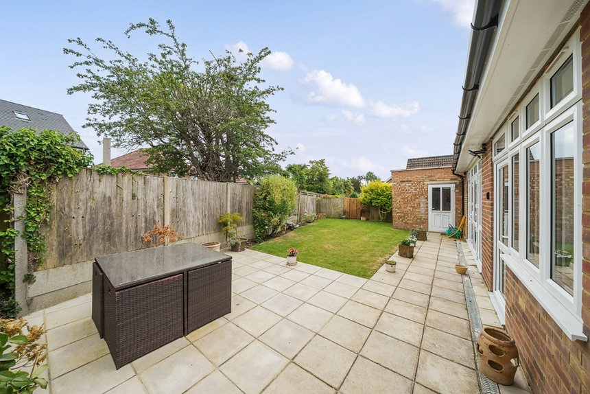 for sale lowson grove london 33585 - Gibbs Gillespie