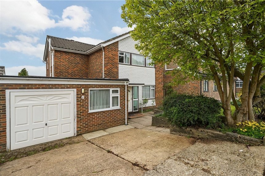 under offer albury drive london 33590 - Gibbs Gillespie