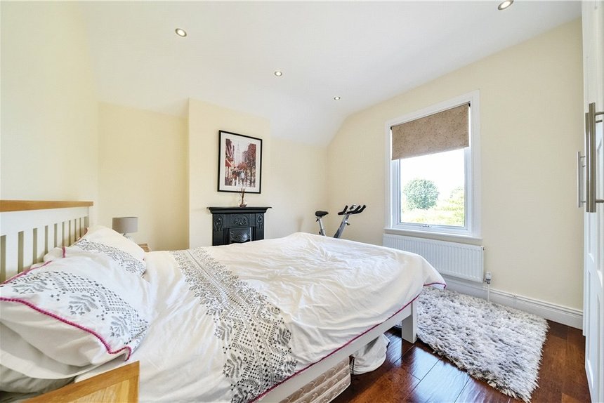 for sale oxhey avenue london 33603 - Gibbs Gillespie