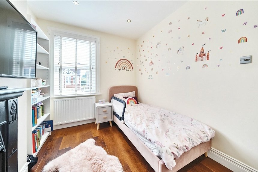 for sale oxhey avenue london 33603 - Gibbs Gillespie