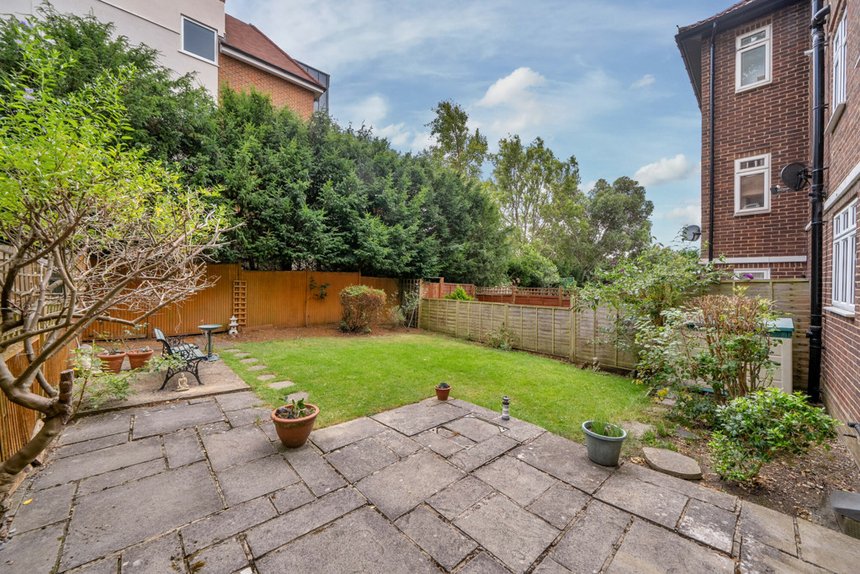 under offer cervantes court london 33608 - Gibbs Gillespie
