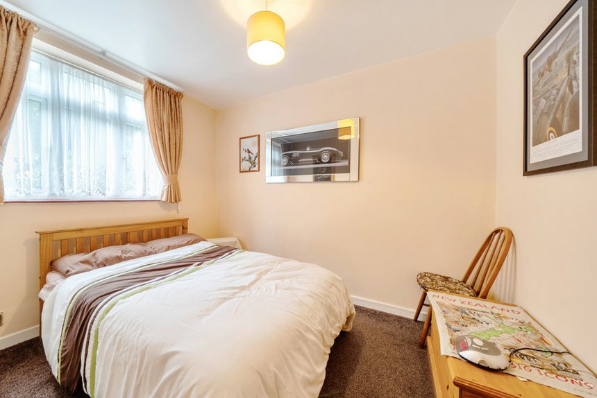 under offer cervantes court london 33608 - Gibbs Gillespie