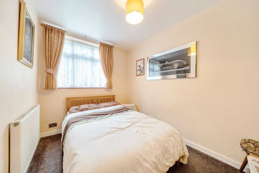 under offer cervantes court london 33608 - Gibbs Gillespie