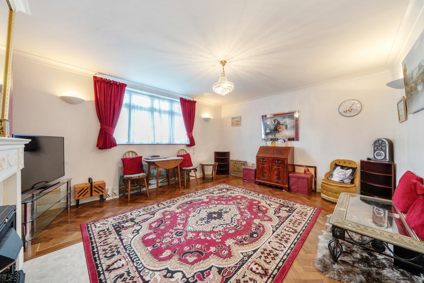under offer cervantes court london 33608 - Gibbs Gillespie