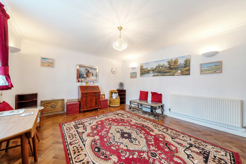 under offer cervantes court london 33608 - Gibbs Gillespie