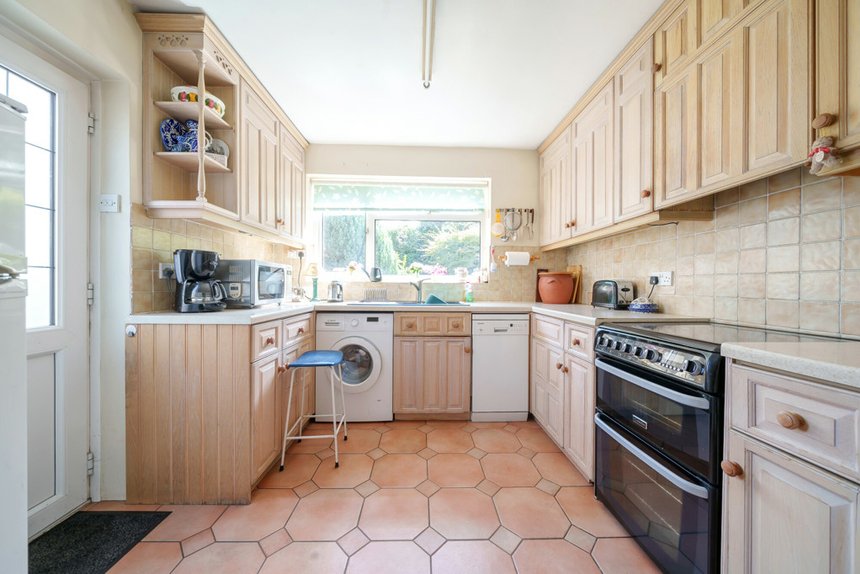 under offer swakeleys road london 33615 - Gibbs Gillespie