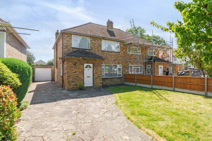 under offer swakeleys road london 33615 - Gibbs Gillespie