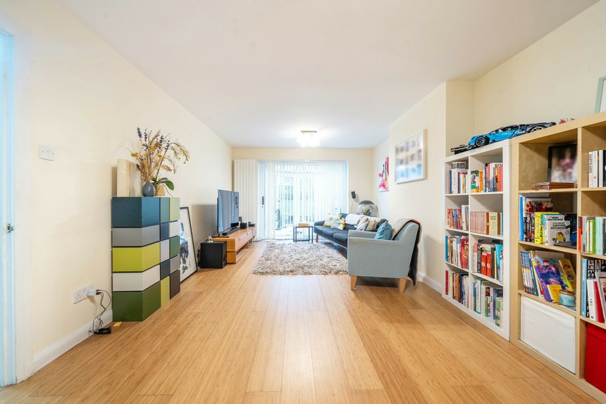 for sale melbourne close london 33618 - Gibbs Gillespie